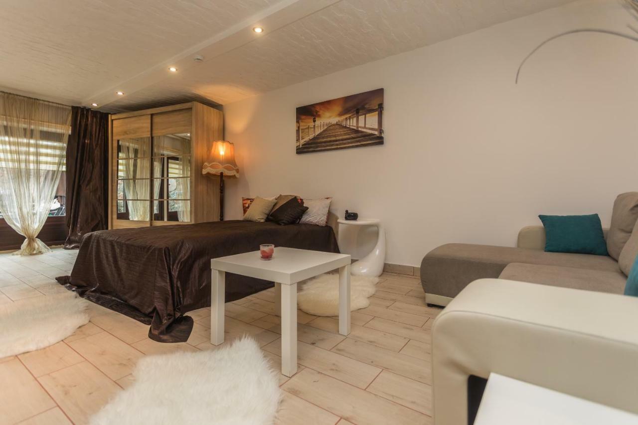 Trys Apartamentai